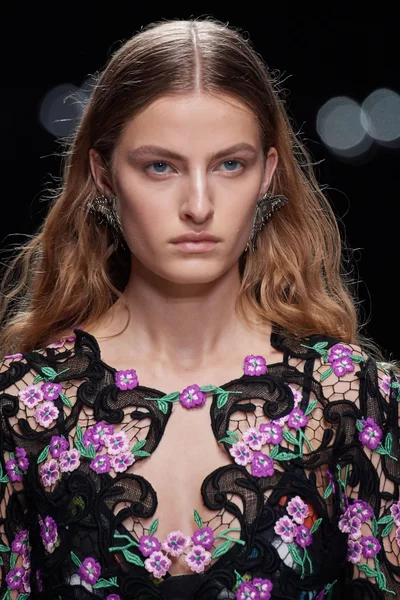 Look 36